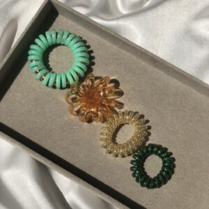 buttercream wrist/hair tie set