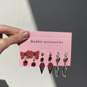 hello kitty stud set